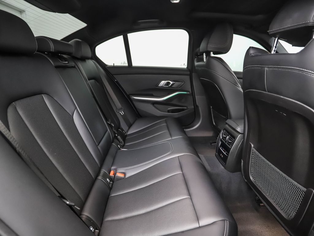 Thumbnail: 2023 BMW 3 Series - 26