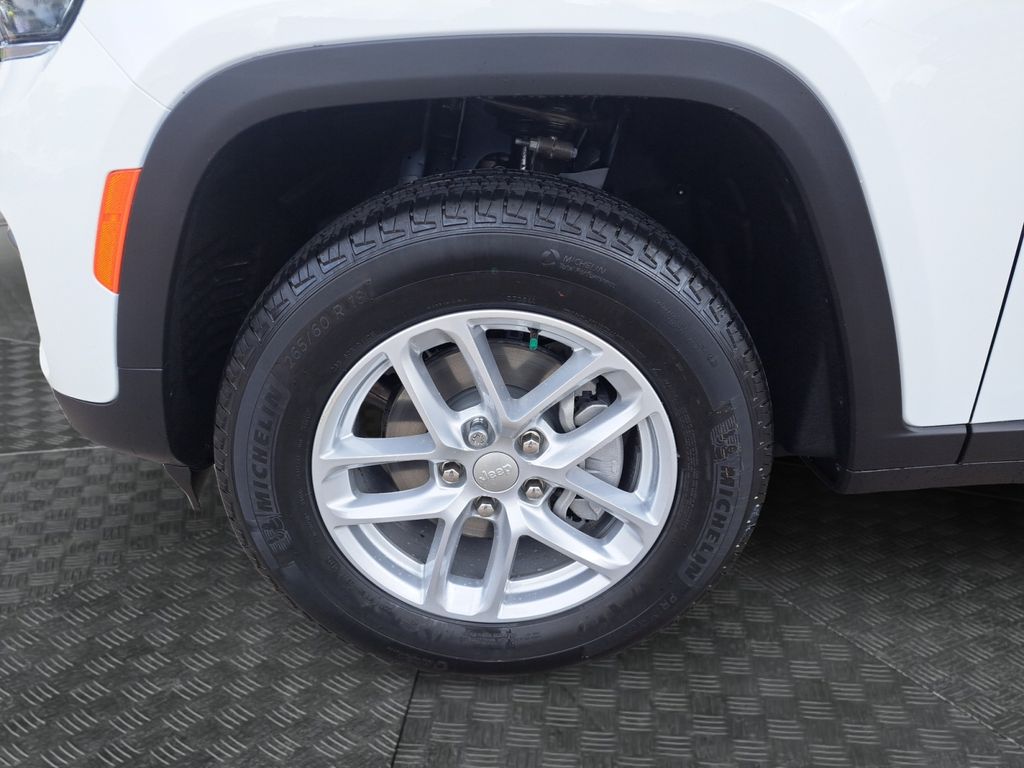 New Car 2025 Jeep Grand Cherokee  Laredo For Sale Under $35,000 In Austin, Texas