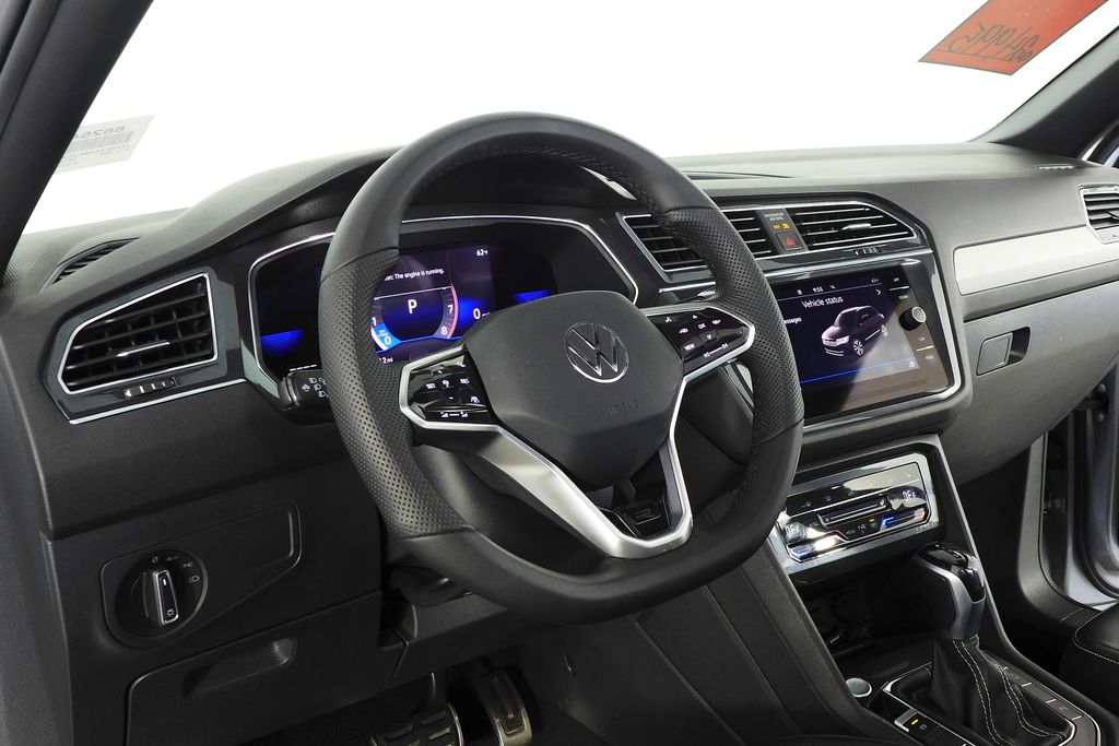 Thumbnail: 2022 Volkswagen Tiguan - 31