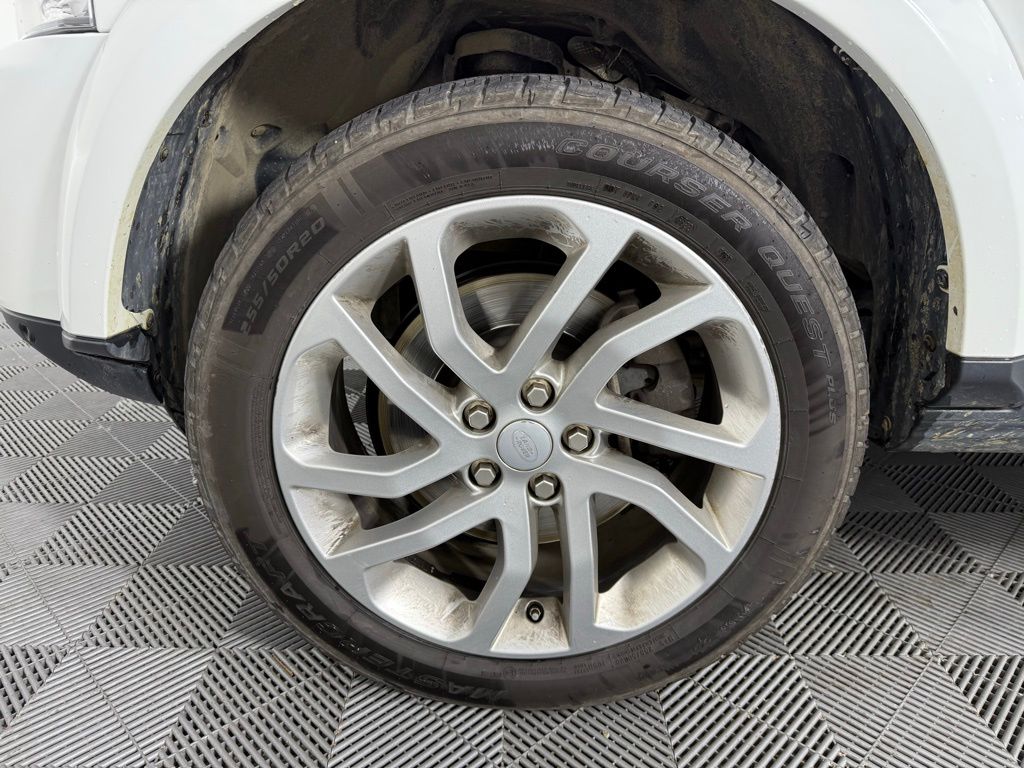 Thumbnail: 2016 Land Rover LR4 - 8