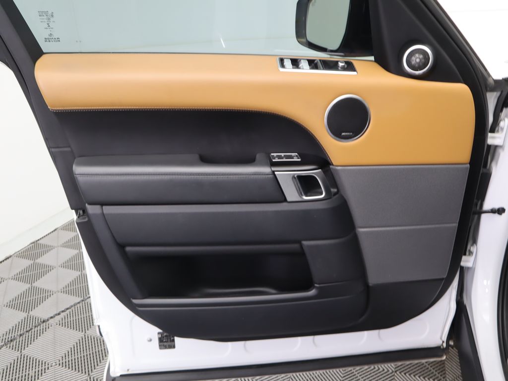 Thumbnail: 2019 Land Rover Range Rover Sport - 24