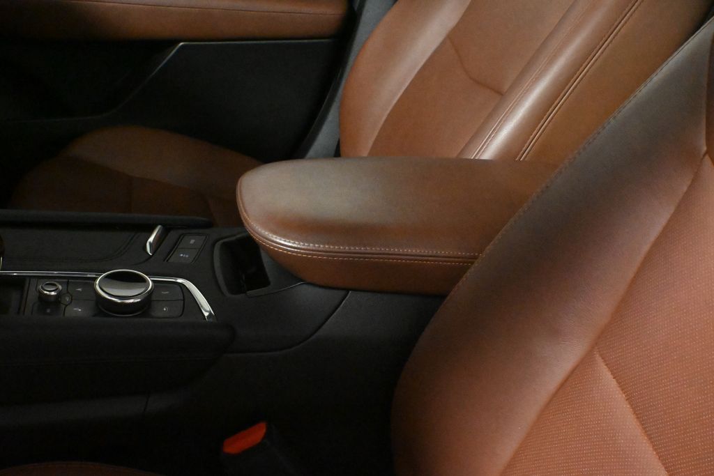 Thumbnail: 2023 Cadillac XT5 - 27