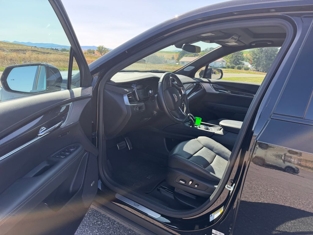 Used 2025 Cadillac XT6 SUV