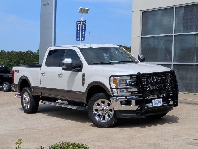 White Platinum 2018 Ford F-250 Super Duty King Ranch Crew Cab 4WD Pickup Truck Four-Wheel Drive 6-Speed Automatic