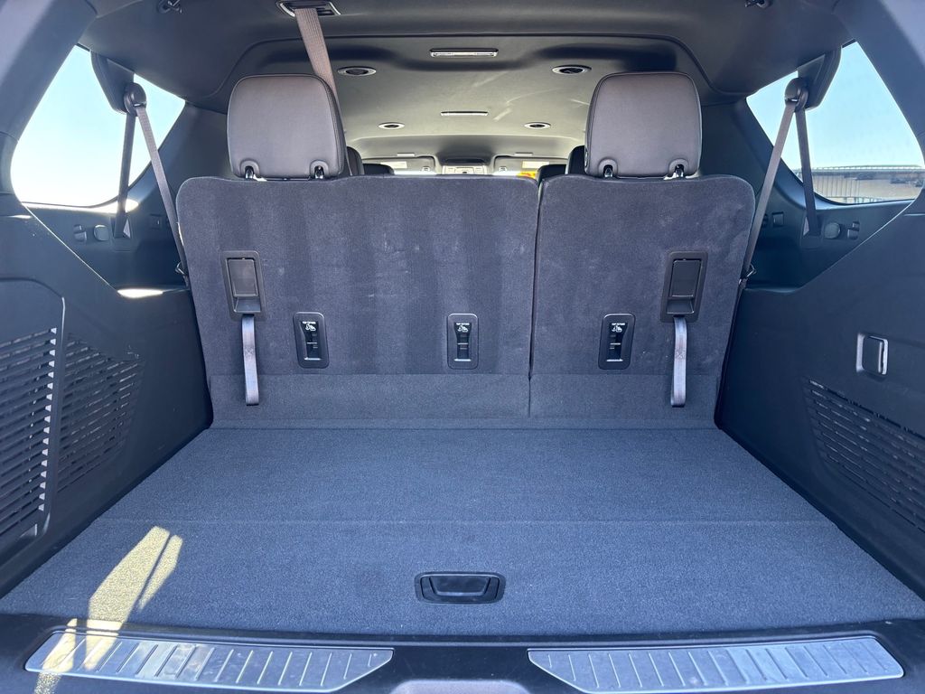 Used Car 2025 Chevrolet Suburban  Z71 For Sale Under $80,000 In Austin, Texas