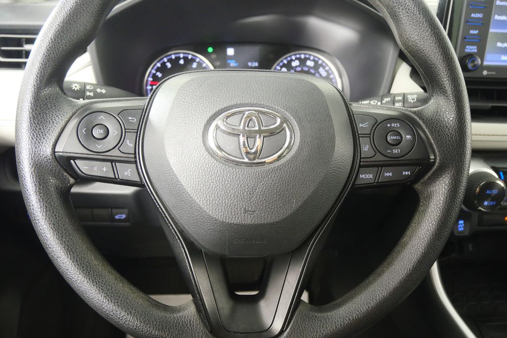 Thumbnail: 2022 Toyota RAV4 - 18