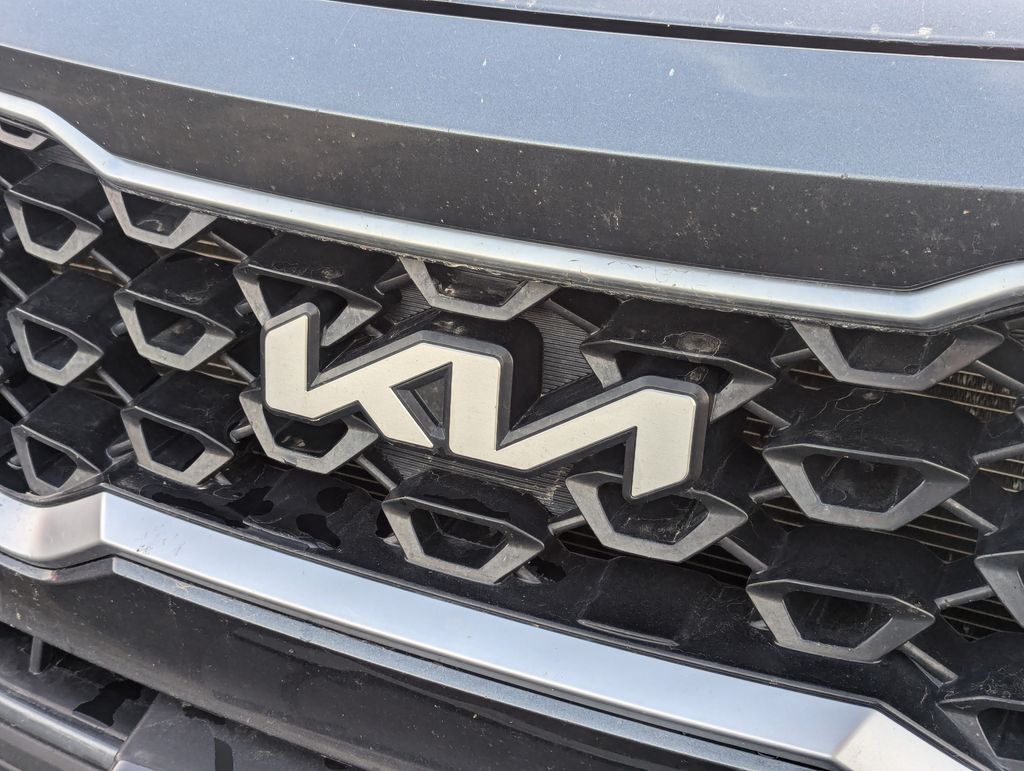 2022 Kia Sorento LX 11