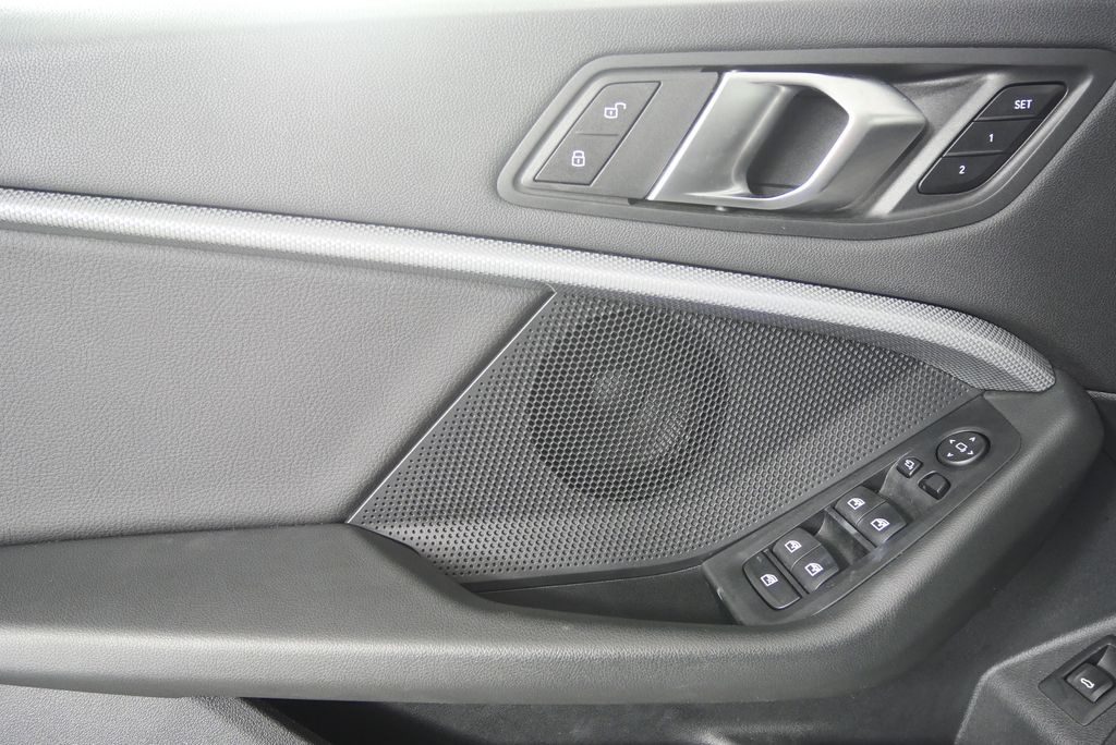 Thumbnail: 2024 BMW 2 Series - 9