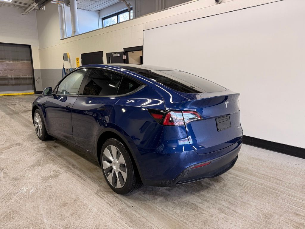 Thumbnail: 2022 Tesla Model Y - 3