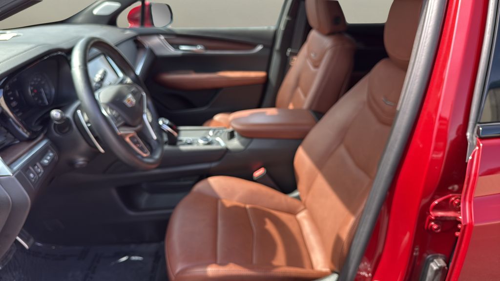 used 2025 Cadillac XT5 car, priced at $56,800