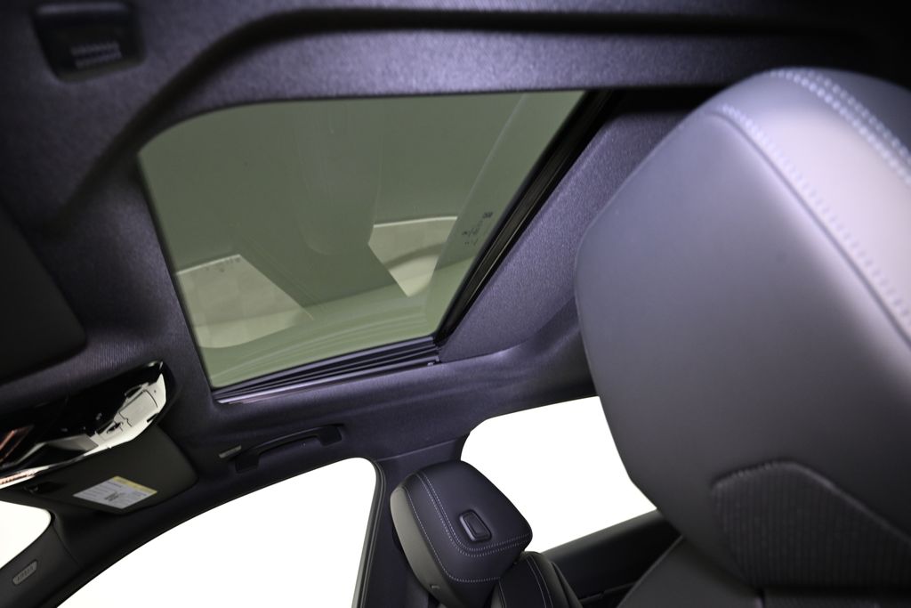 Thumbnail: 2026 BMW 5 Series - 20