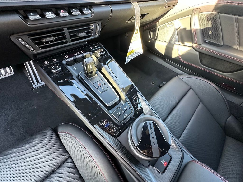 Thumbnail: 2026 Porsche 911 - 28