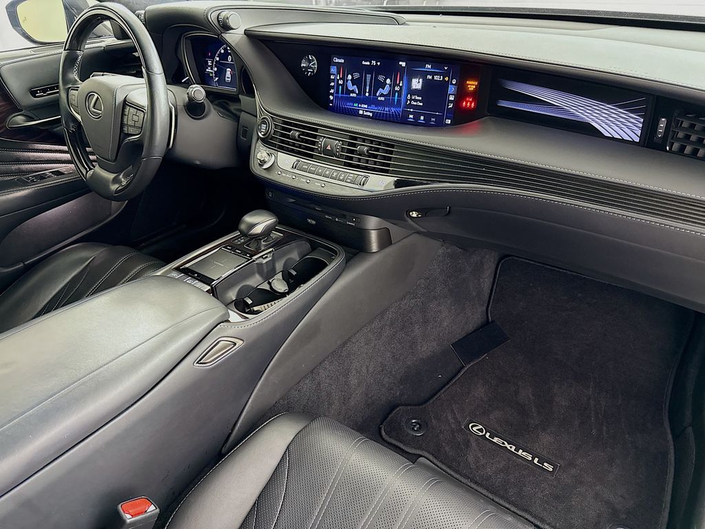 Thumbnail: 2018 Lexus LS - 30
