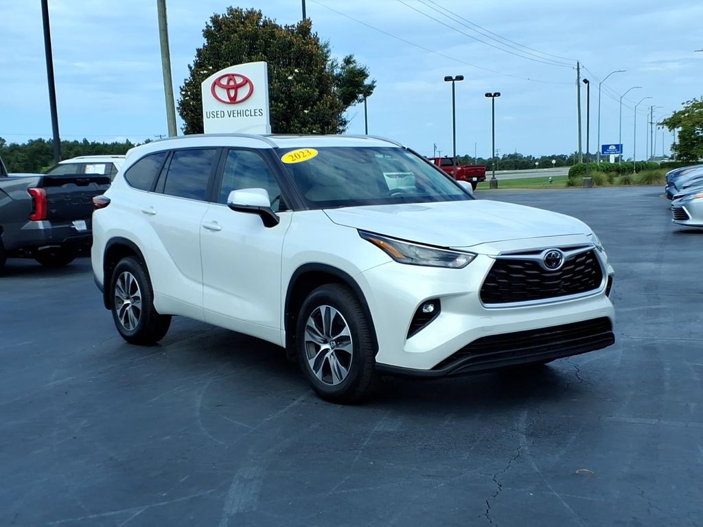 2023 Toyota Highlander XLE AWD