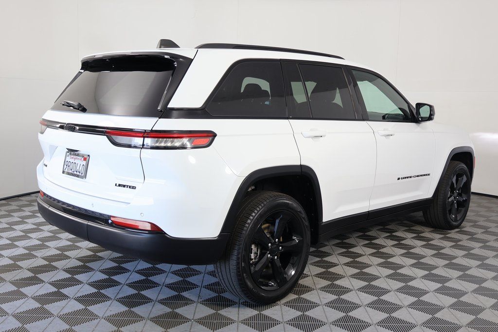 Thumbnail: 2025 Jeep Grand Cherokee - 4