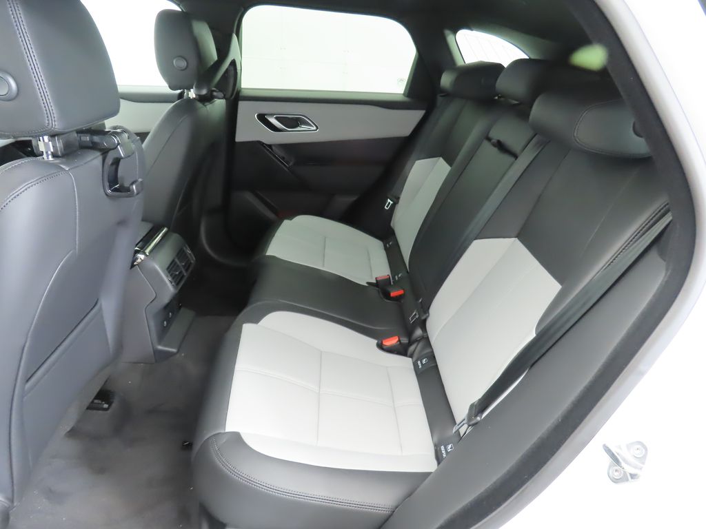 2026 Land Rover Range Rover Velar Dynamic SE 21