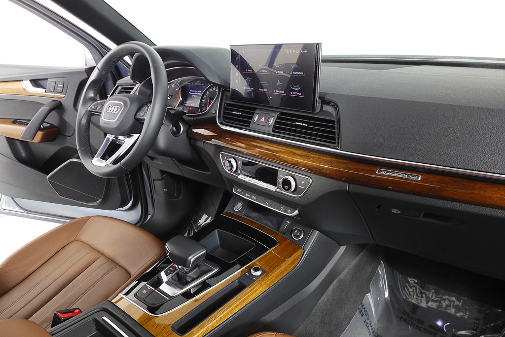 Thumbnail: 2022 Audi Q5 - 13