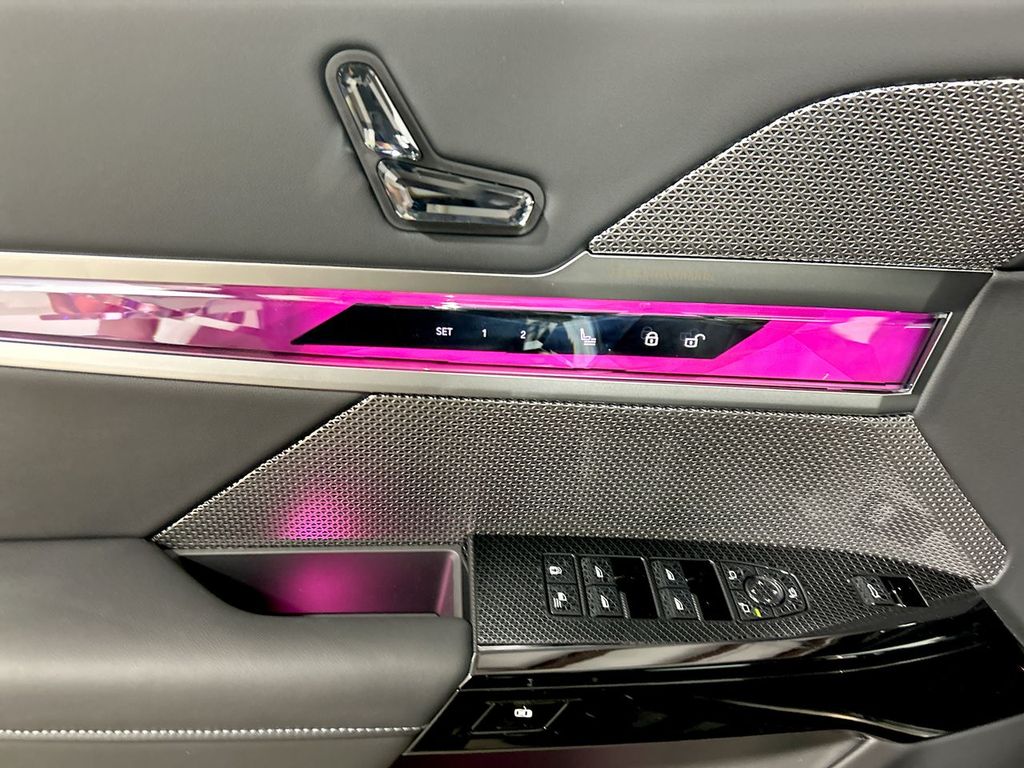 Thumbnail: 2025 BMW 7 Series - 11