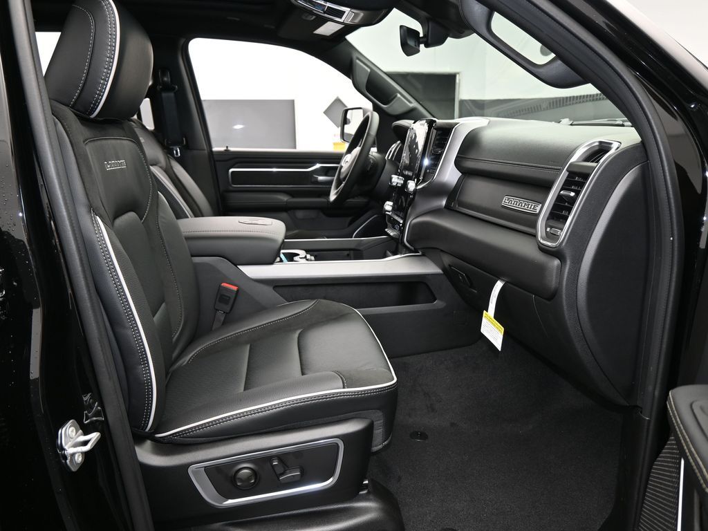 New 2026 Diamond Black Crystal Pearlcoat Ram Laramie image 44