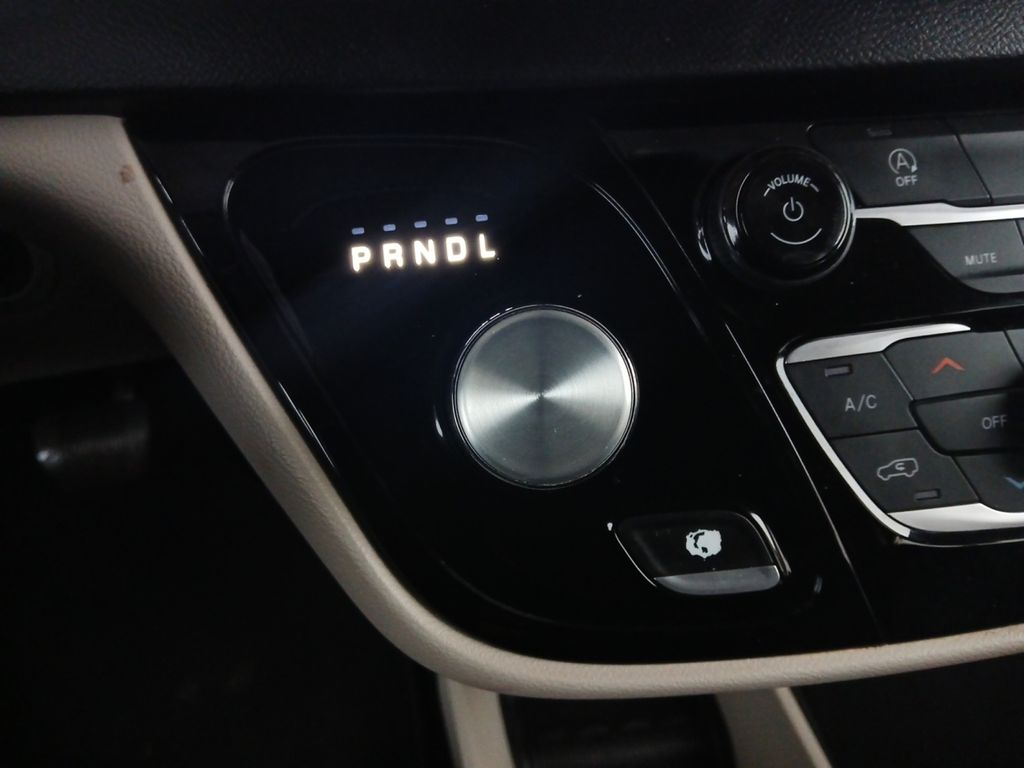 Used Car 2020 Chrysler Pacifica  Touring L For Sale Under $25,000 In Austin, Texas