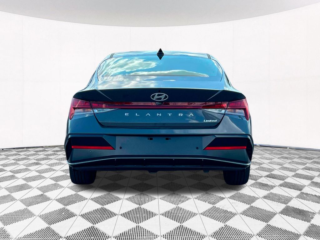 2025 Hyundai Elantra Limited 6