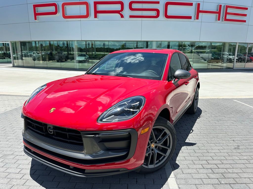 Thumbnail: 2025 Porsche Macan - 1