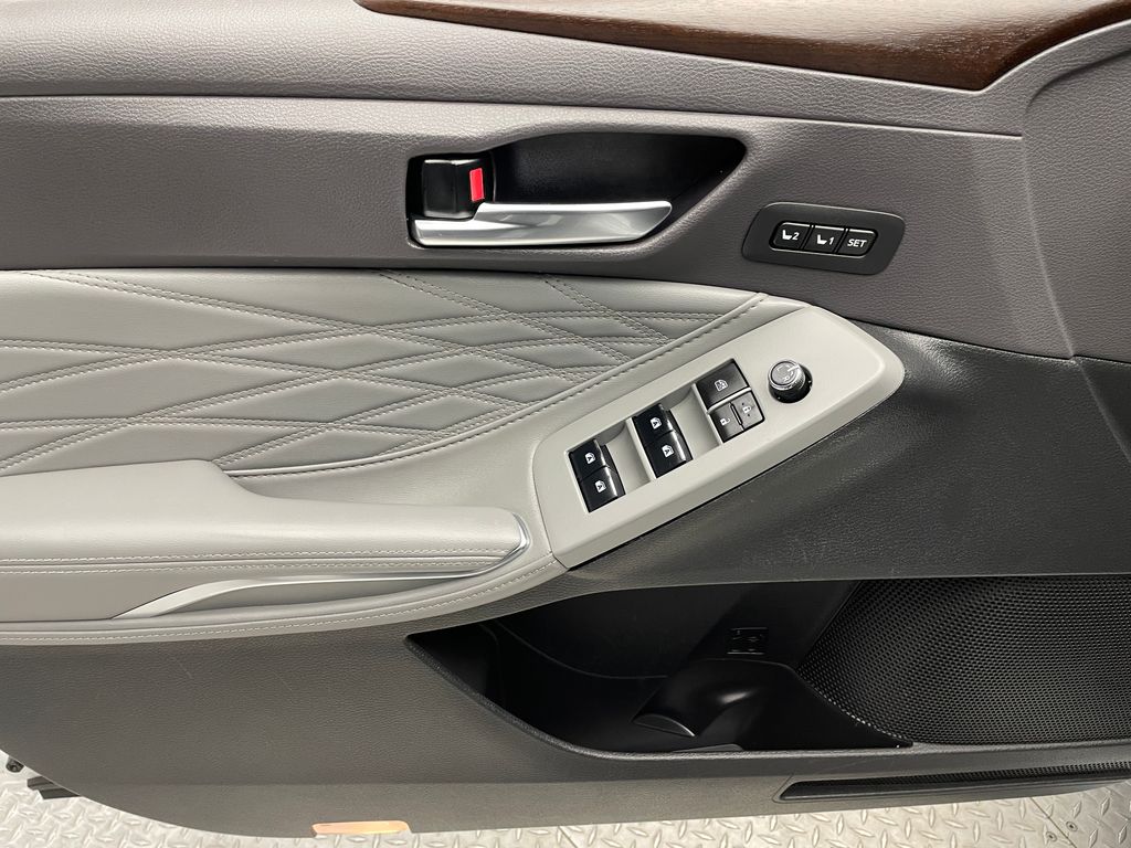 Thumbnail: 2019 Toyota Avalon - 9