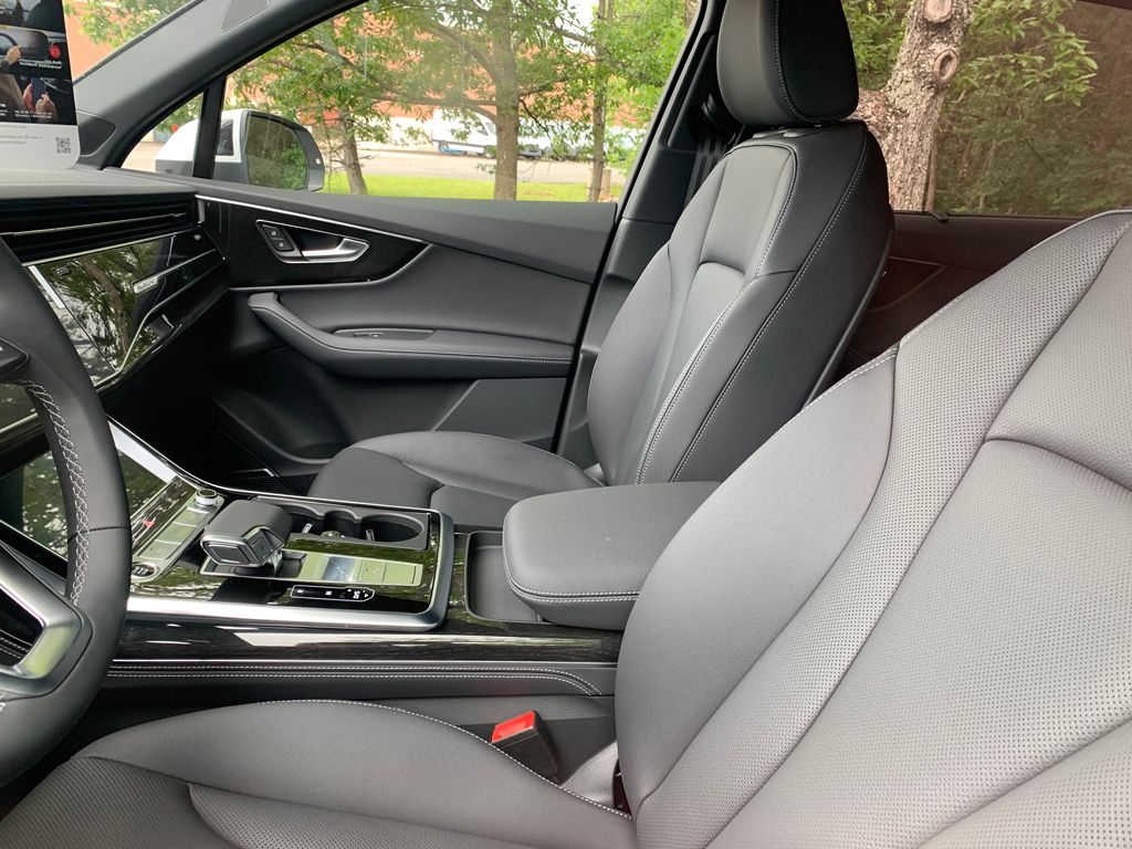 Thumbnail: 2025 Audi Q7 - 4