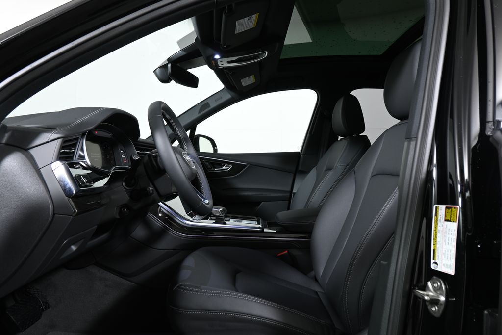 Thumbnail: 2026 Audi Q7 - 3