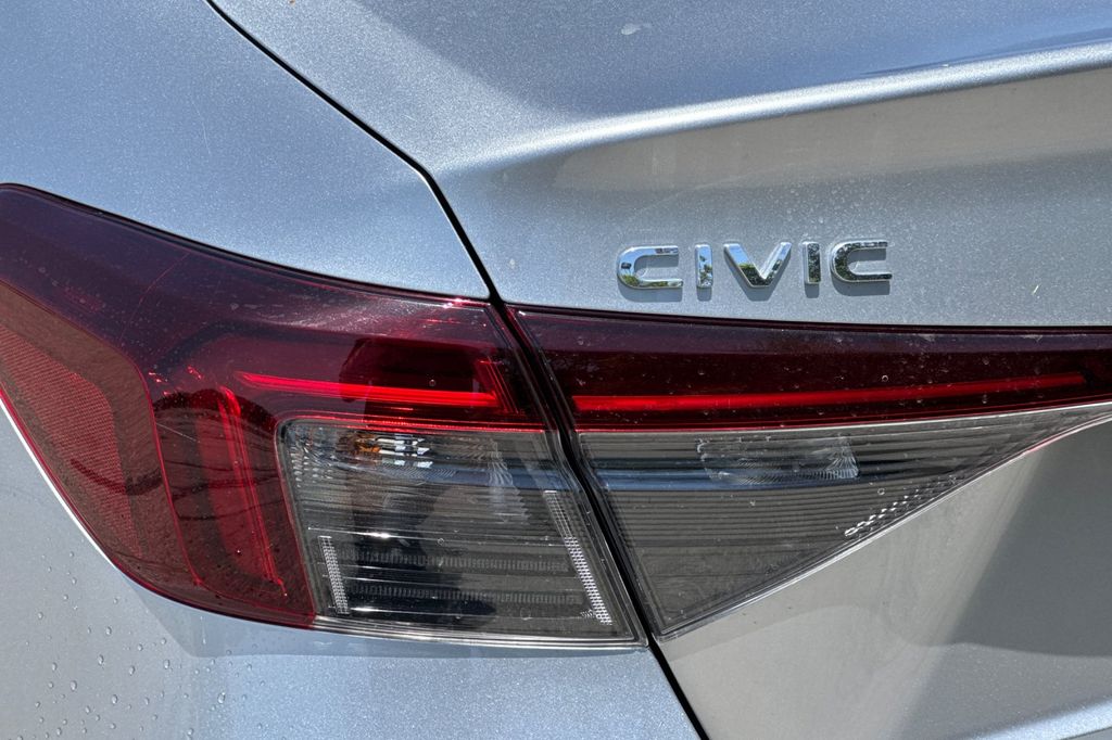 Certified Used 2025 Solar Silver Metallic Honda Sport image 28