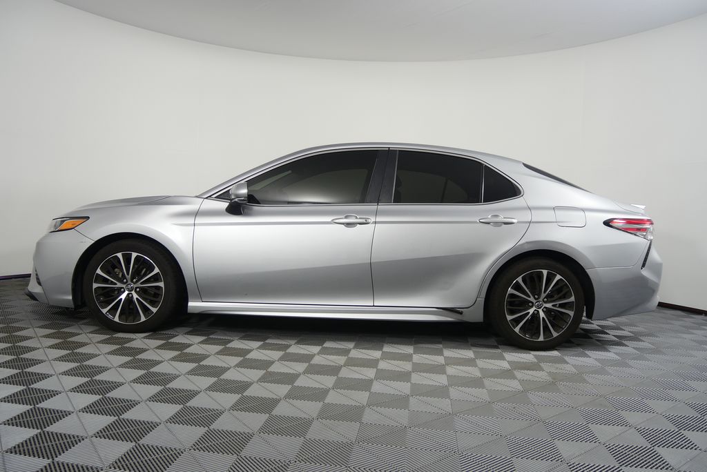 Thumbnail: 2018 Toyota Camry - 6