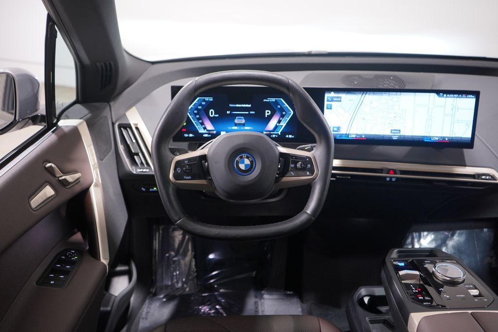 Thumbnail: 2023 BMW iX - 11