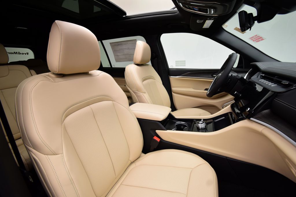 new 2026 Jeep Grand Cherokee L car, priced at $53,827