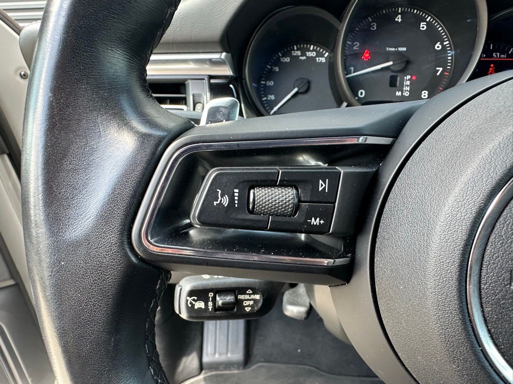 Thumbnail: 2023 Porsche Macan - 18