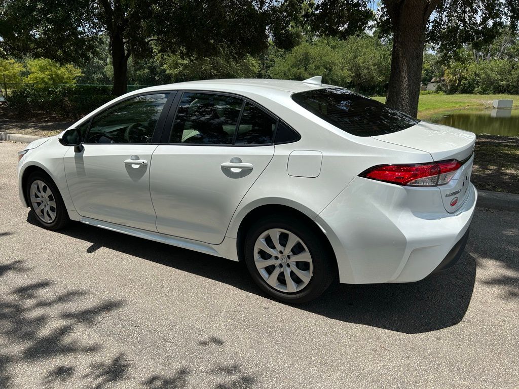 2023 Toyota Corolla LE 3