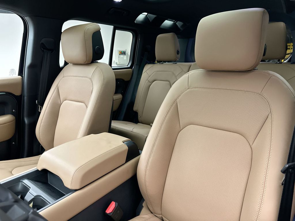 Thumbnail: 2026 Land Rover Defender - 10