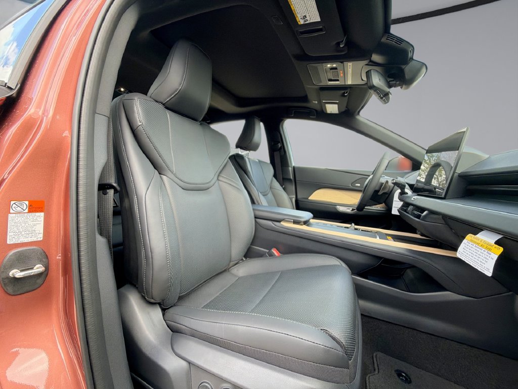 Thumbnail: 2026 Lexus ES - 16