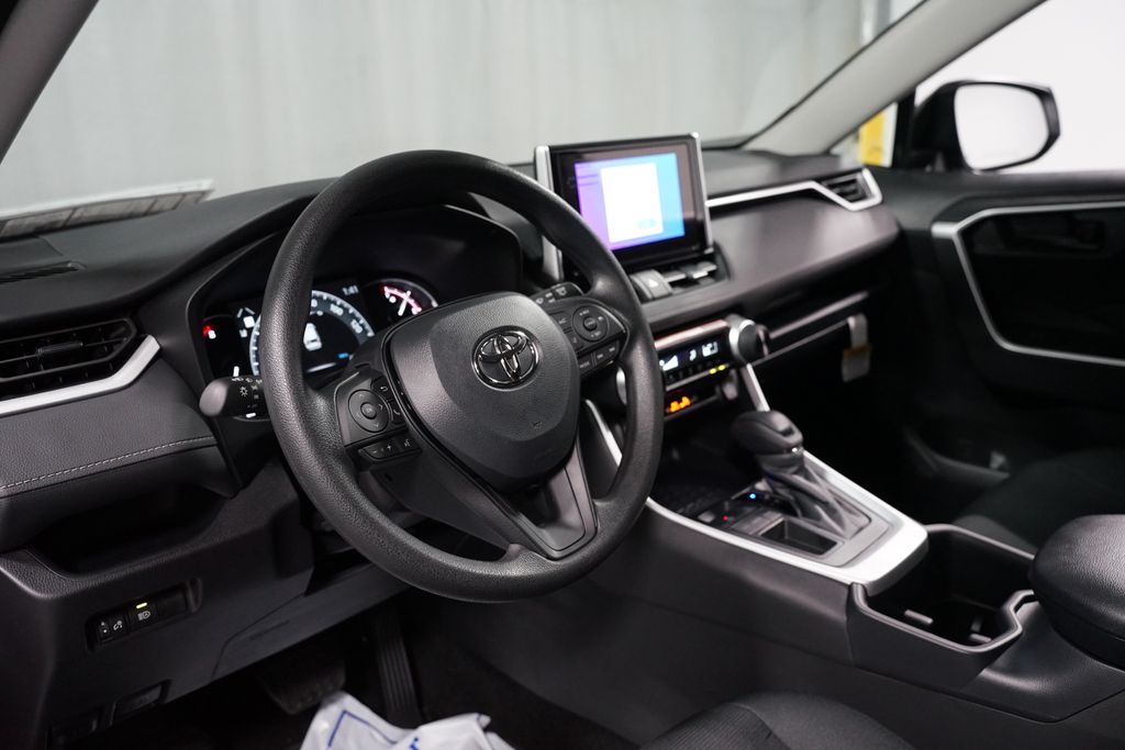 Thumbnail: 2025 Toyota RAV4 - 15