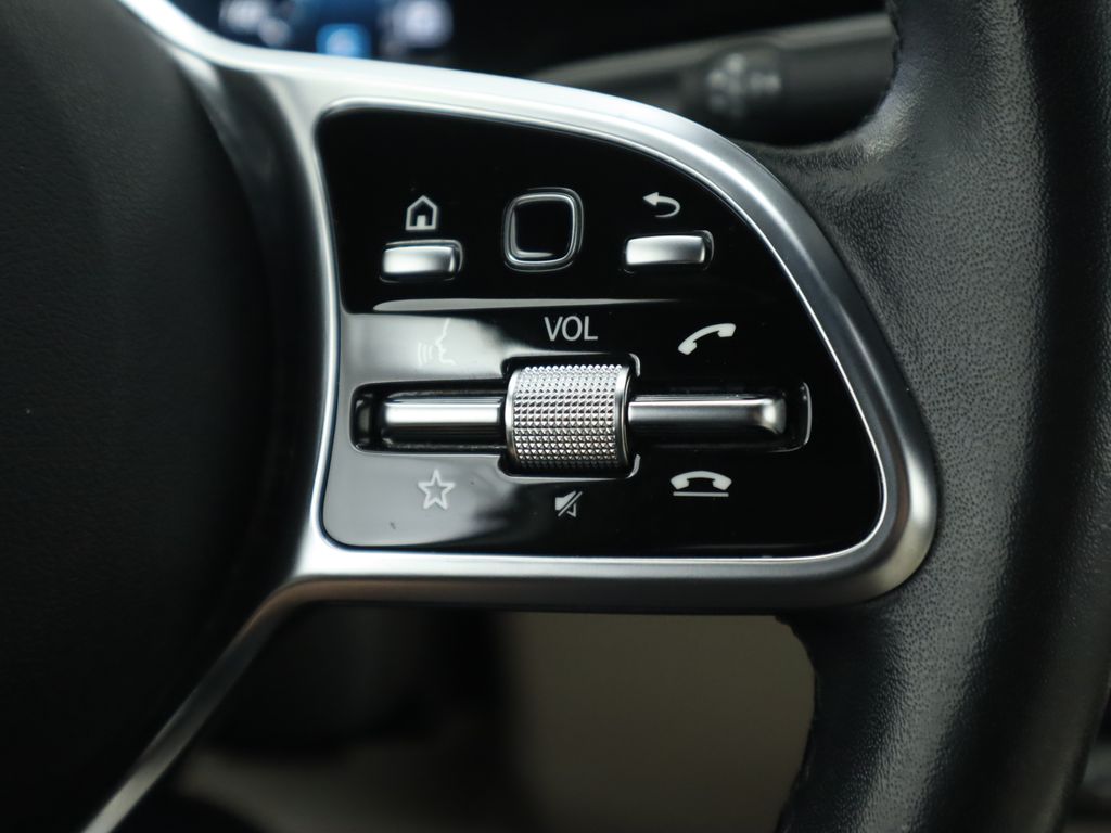 Thumbnail: 2022 Mercedes-Benz GLA - 12