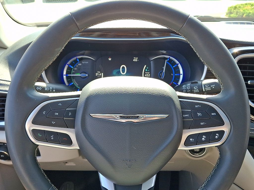 Thumbnail: 2023 Chrysler Pacifica - 22