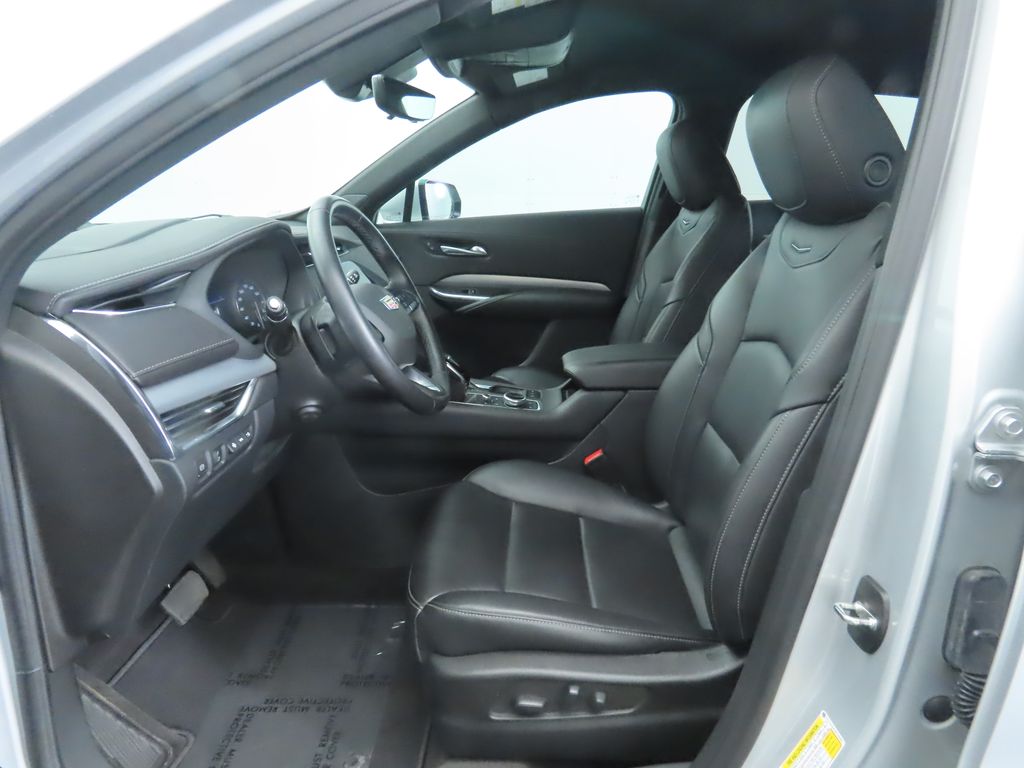 Thumbnail: 2022 Cadillac XT4 - 19