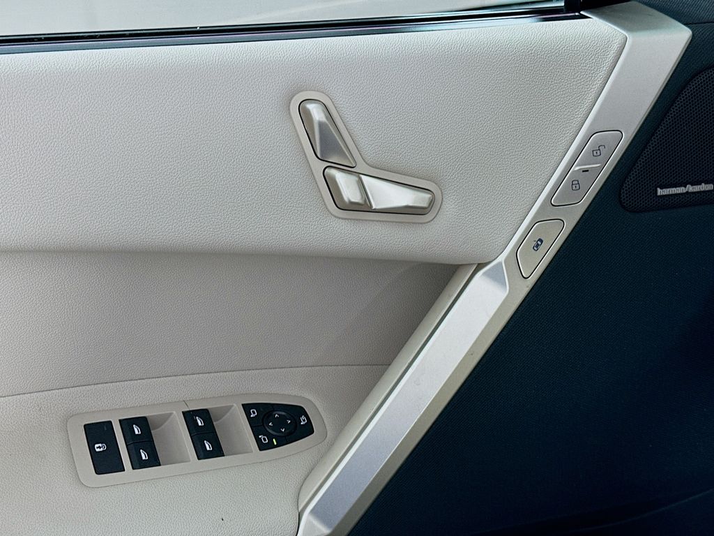 Thumbnail: 2026 BMW iX - 20