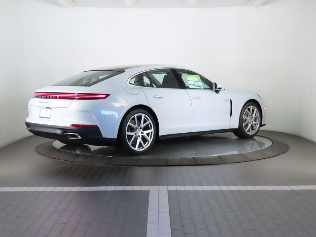Thumbnail: 2026 Porsche Panamera - 7