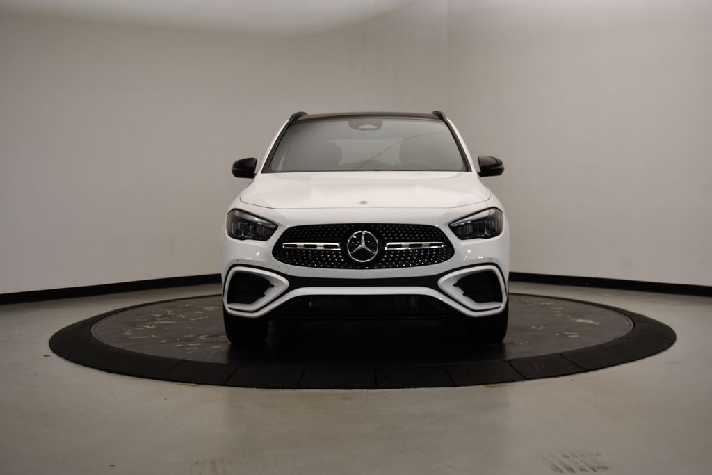 2025 Mercedes-Benz GLA 250 4MATIC 8