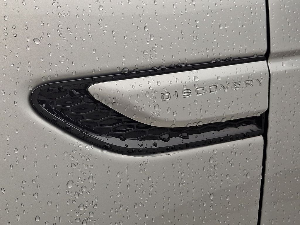 Thumbnail: 2025 Land Rover Discovery Sport - 32