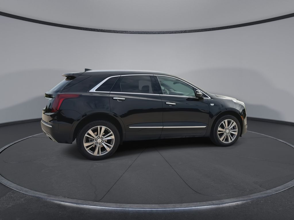 Thumbnail: 2024 Cadillac XT5 - 9