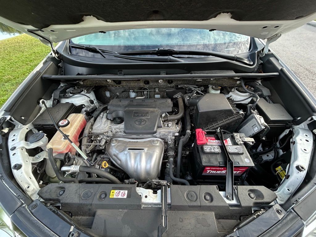 Thumbnail: 2018 Toyota RAV4 - 11
