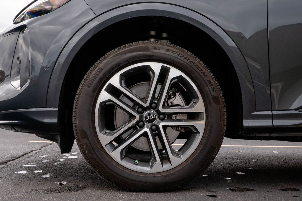 2025 Audi Q5 Premium - Photo 10