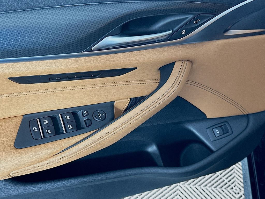 Thumbnail: 2023 BMW 5 Series - 18