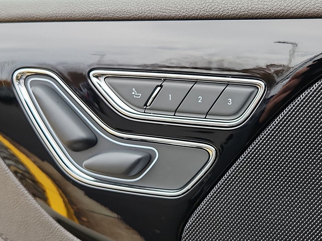 Thumbnail: 2020 Lincoln Aviator - 25